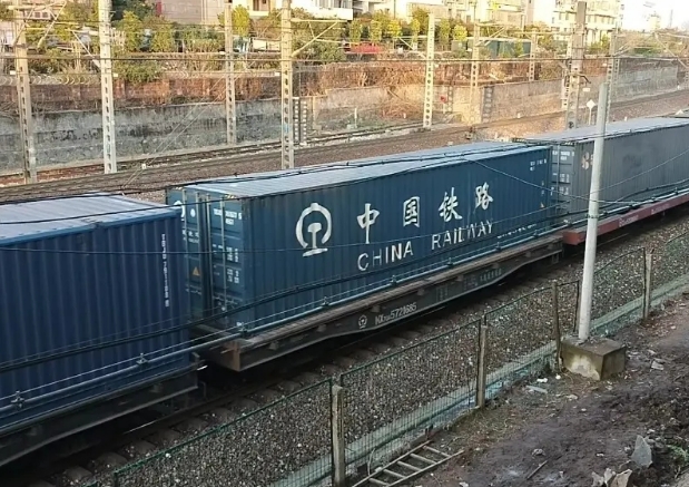 如何利用铁路集装箱号识别系统优化铁路物流？